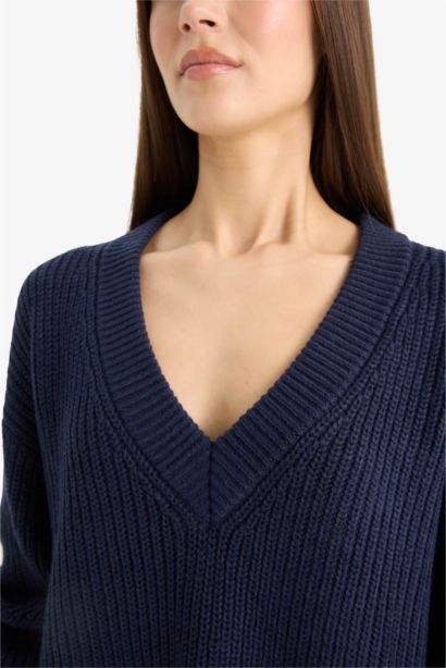 Oversize Fit V-Neck Knit Pullover