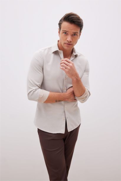 Рубашка приталенного кроя с длинным рукавом