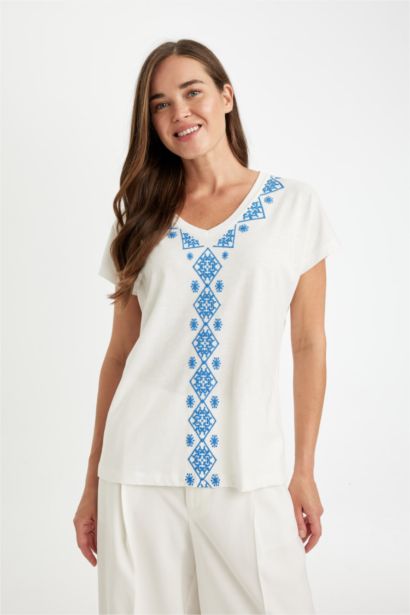 V-Neck Puff Print Short Sleeve T-Shirt