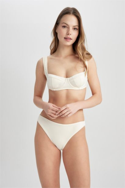 اندر بكيني قصة عادية بيج فاتح من Fall In Love