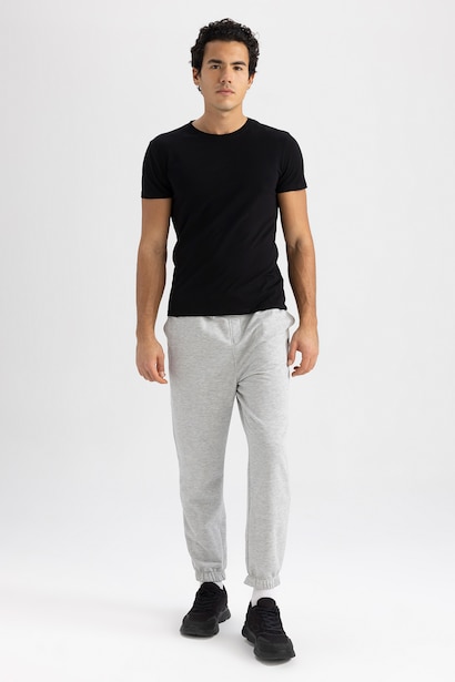 Standard Fit Jogger