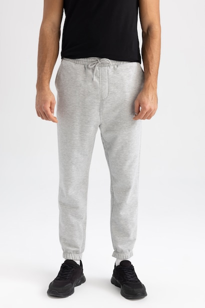Standard Fit Jogger