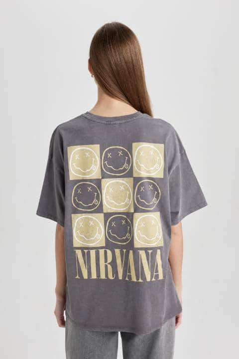 Nirvana Oversize Fit Bisiklet Yaka Sırt Baskılı Kısa Kollu Yıkamalı Soluk Efektli Tişört