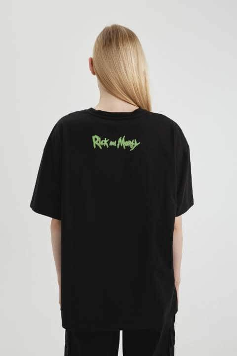 Coool Rick and Morty Oversize Fit Sırt Baskılı Kısa Kollu Tişört