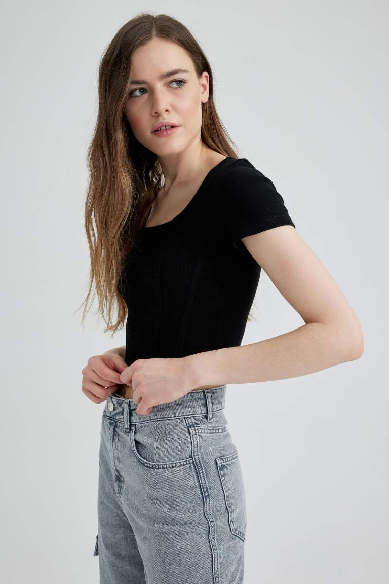 Fitted U Yaka Basic Kısa Kollu Crop Tişört