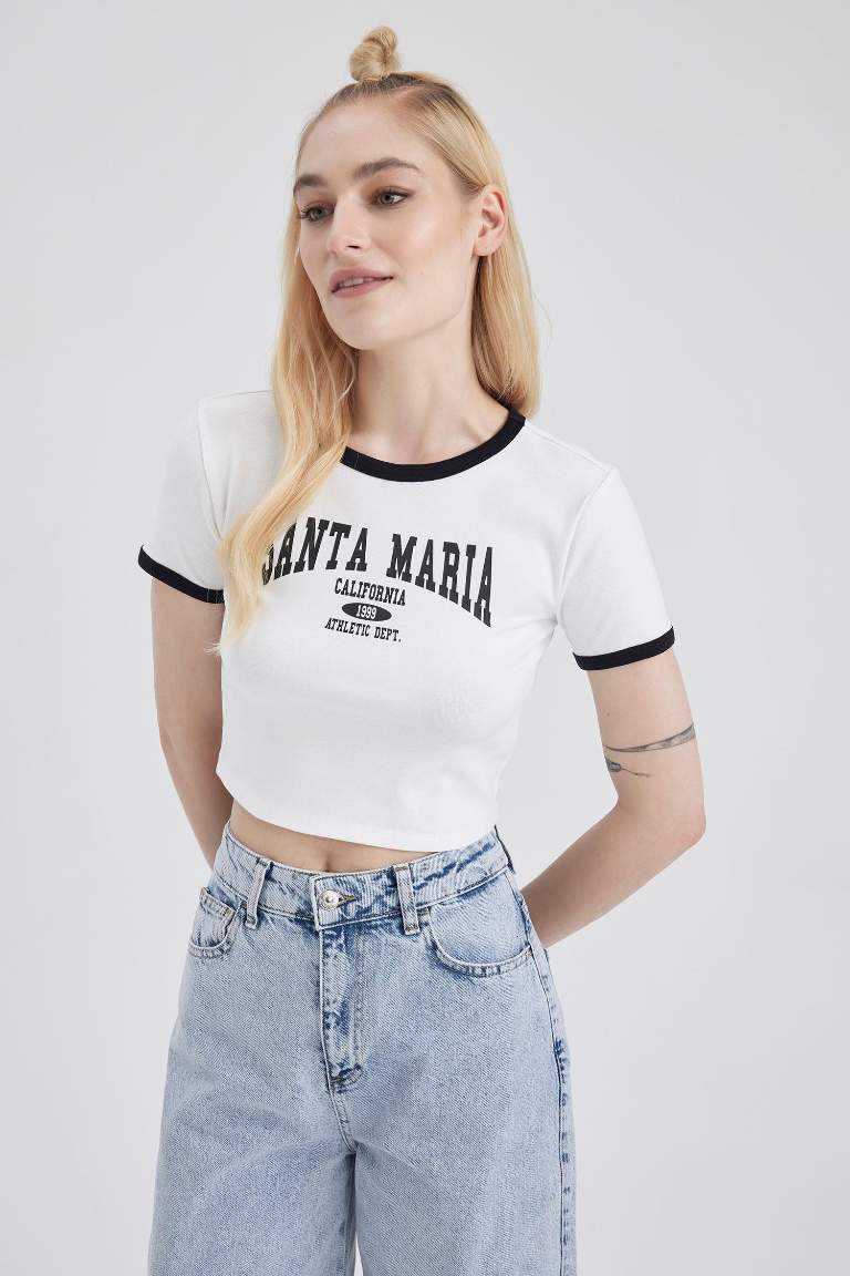 Fitted Bisiklet Yaka Baskılı Kısa Kollu Crop Tişört