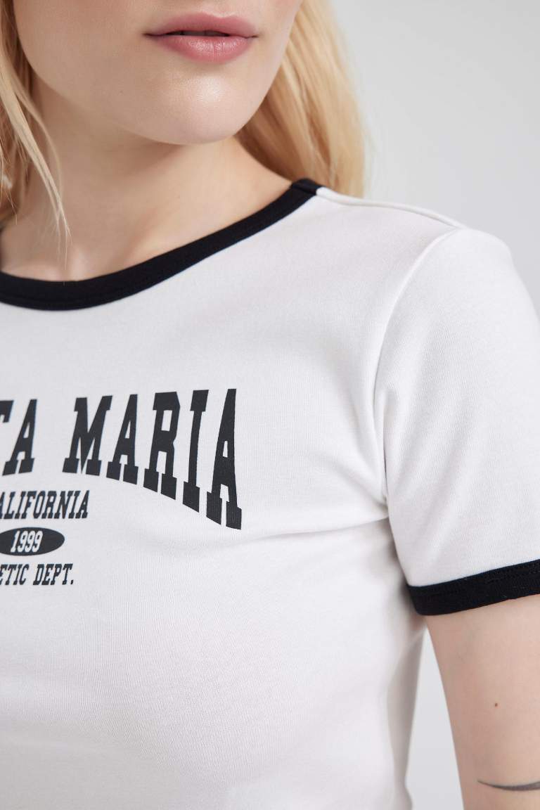 Fitted Bisiklet Yaka Baskılı Kısa Kollu Crop Tişört