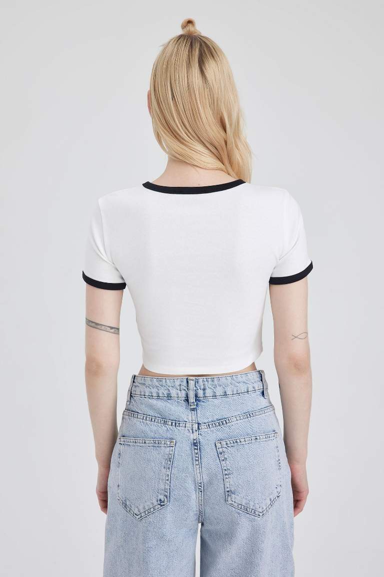 Fitted Bisiklet Yaka Baskılı Kısa Kollu Crop Tişört