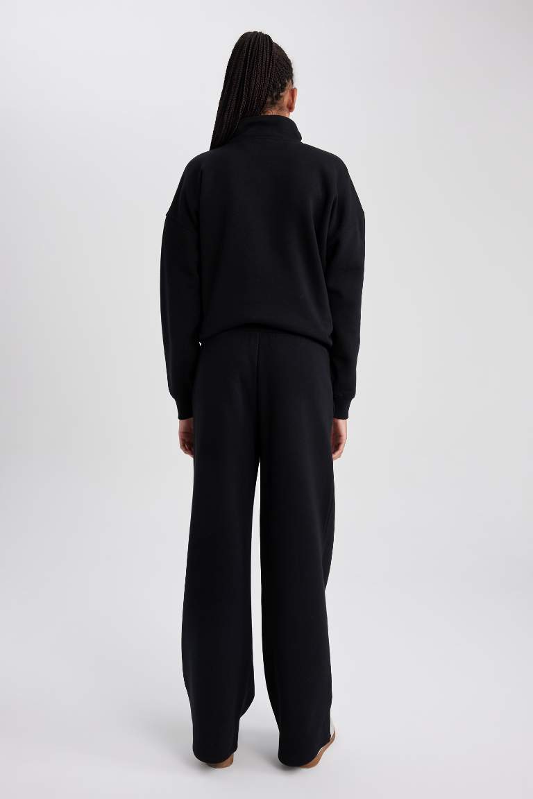 Black WOMAN Straight Fit With Pockets Thick Sweatshirt Fabric Trousers ...