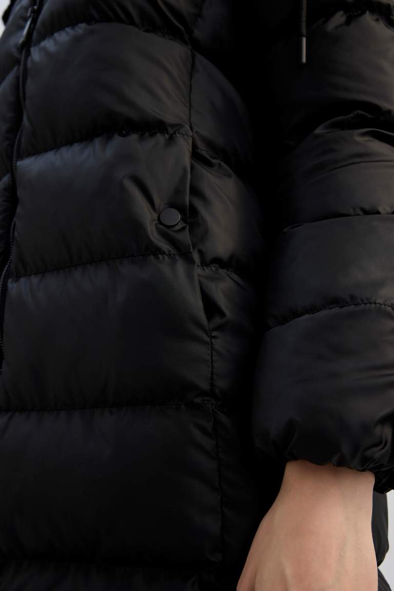 Su İtici Regular Kalıp Isı Yalıtımlı Kapüşonlu Kapitoneli Mont Parka