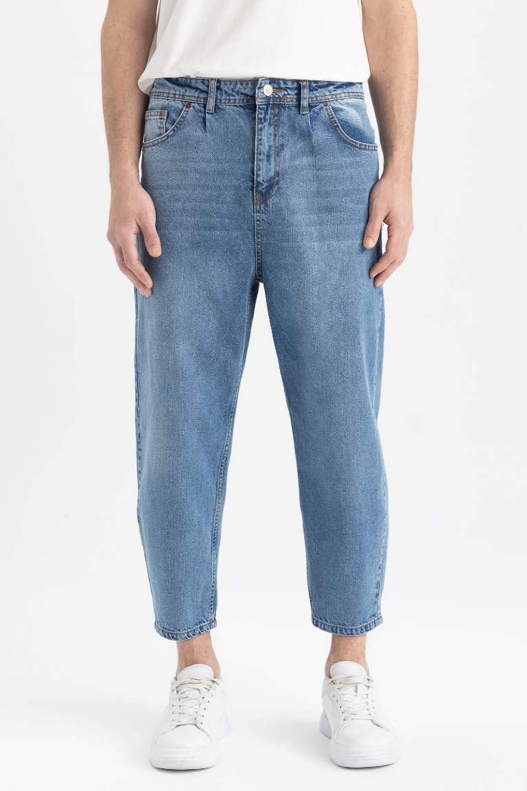 Balloon Fit Loose Fit High Waist Regular Leg Jeans