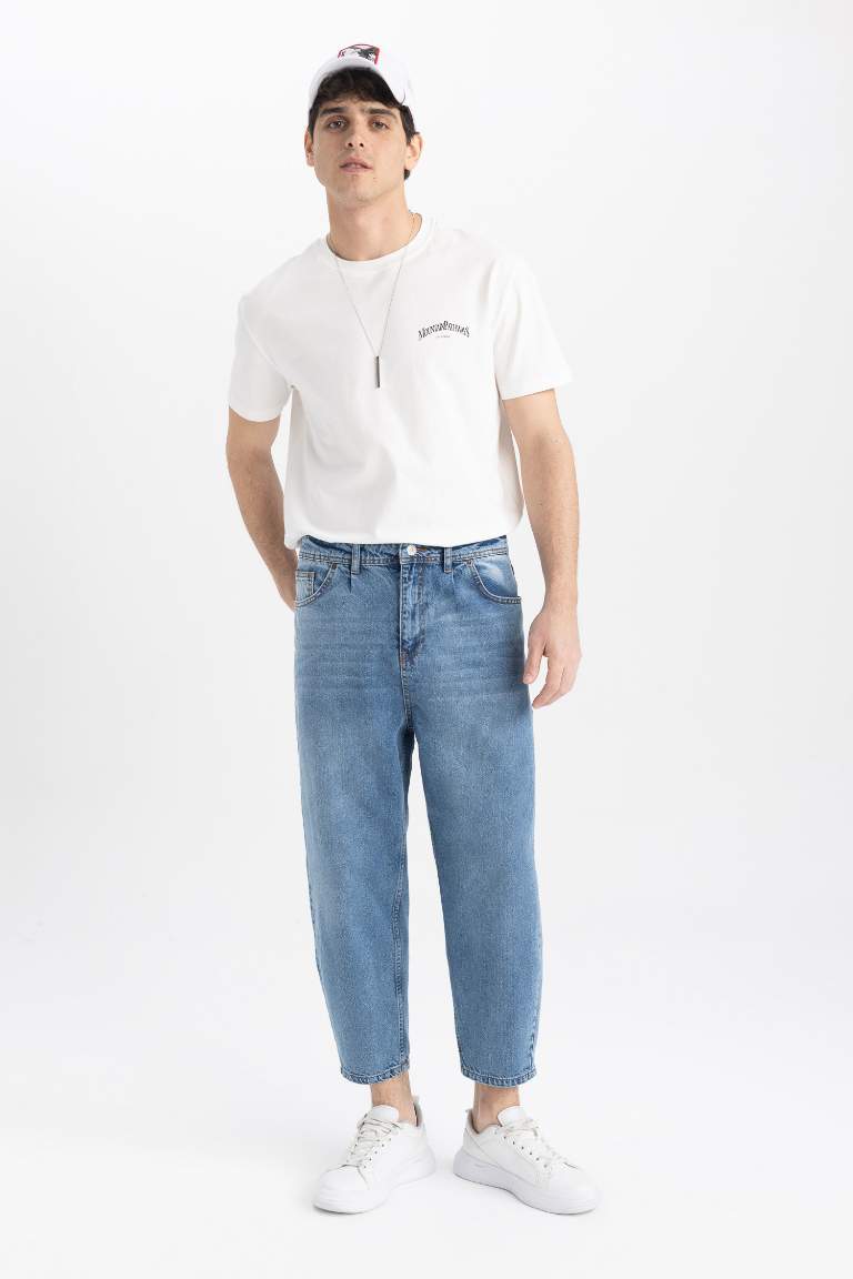 Balloon Fit Loose Fit High Waist Regular Leg Jeans