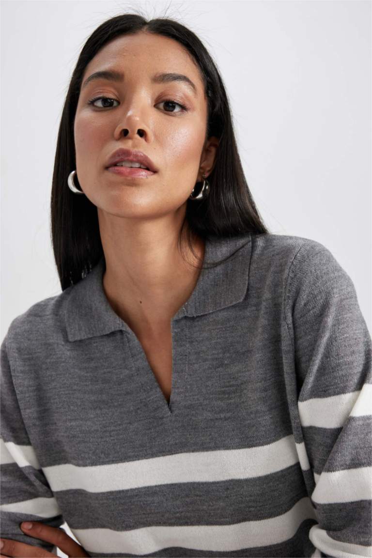 Grey WOMAN Regular Fit Polo Collar Pullover 2837612 DeFacto