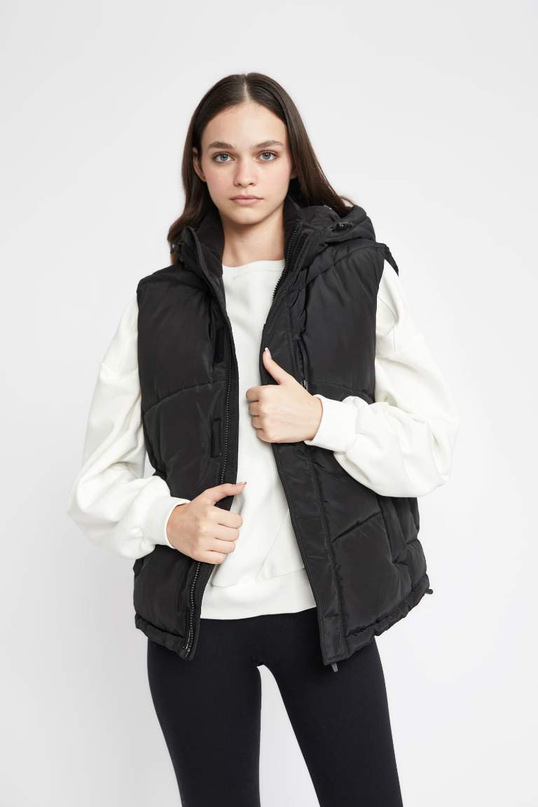DeFactoFit Su İtici Regular Fit Kapüşonlu Sporcu Şişme Yelek