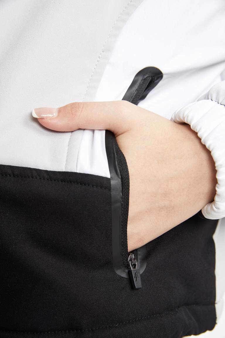 DeFactoFit Fermuarlı Cepli Spor Hafif Mont