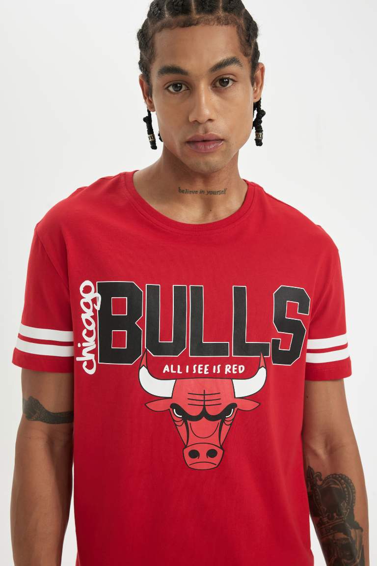 Red MAN DeFactoFit NBA Chicago Bulls Standard Fit T-Shirt 3122927 | DeFacto