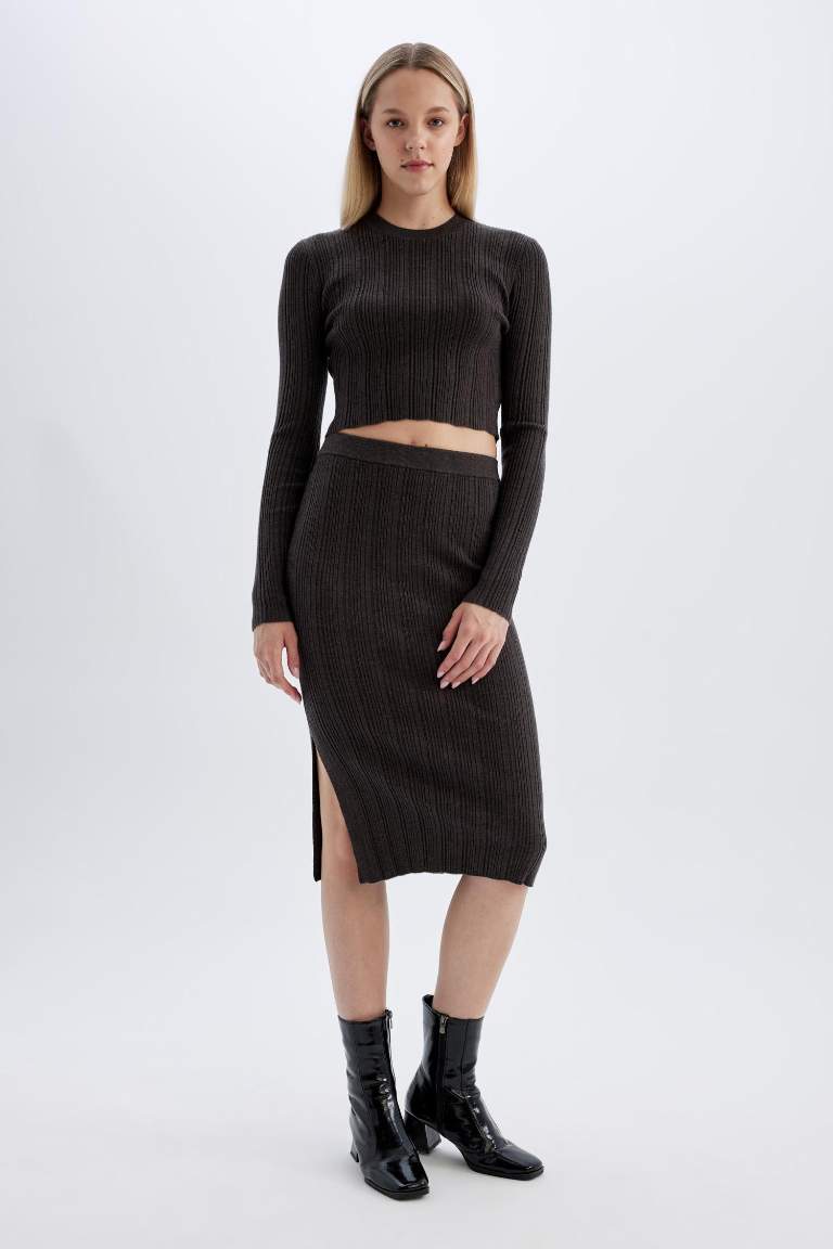 Coool Slim Fit Dar Kesim Basic Düz Yırtmaçlı Triko Midi Etek