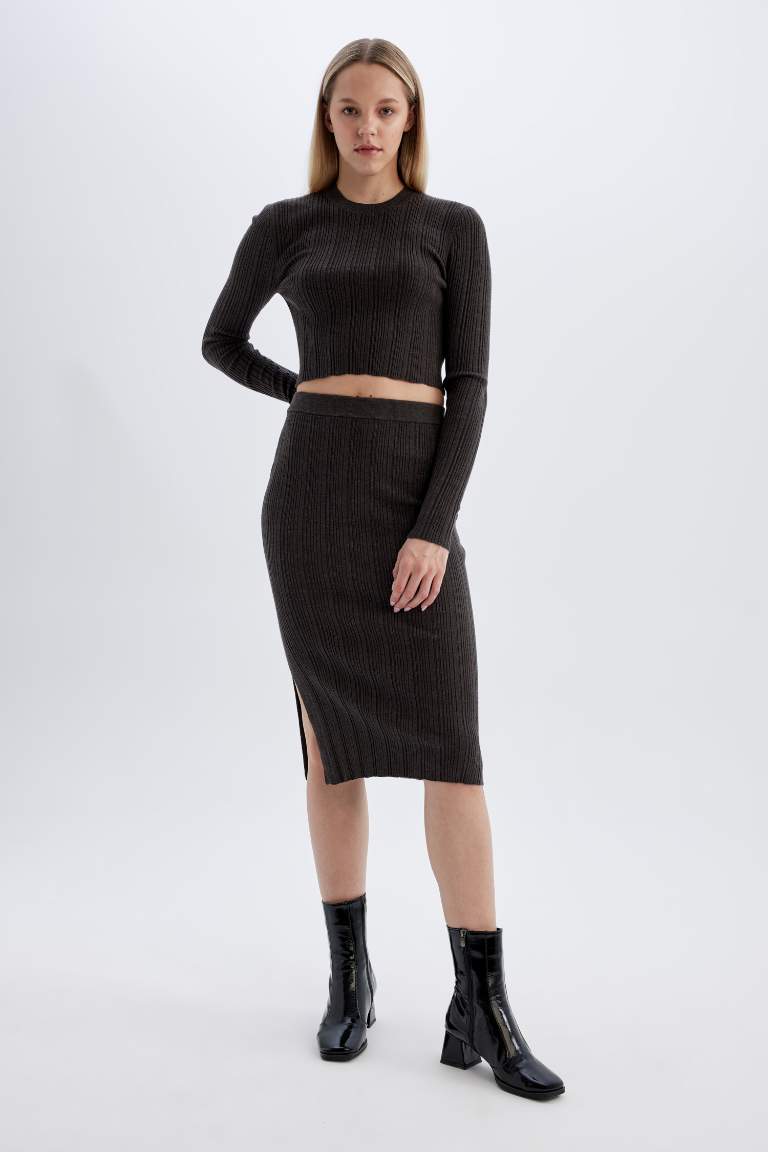 Slim Fit Slit Trico Midi Skirt