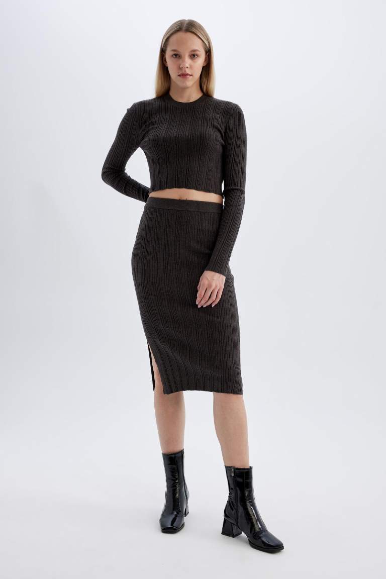 Coool Slim Fit Dar Kesim Basic Düz Yırtmaçlı Triko Midi Etek
