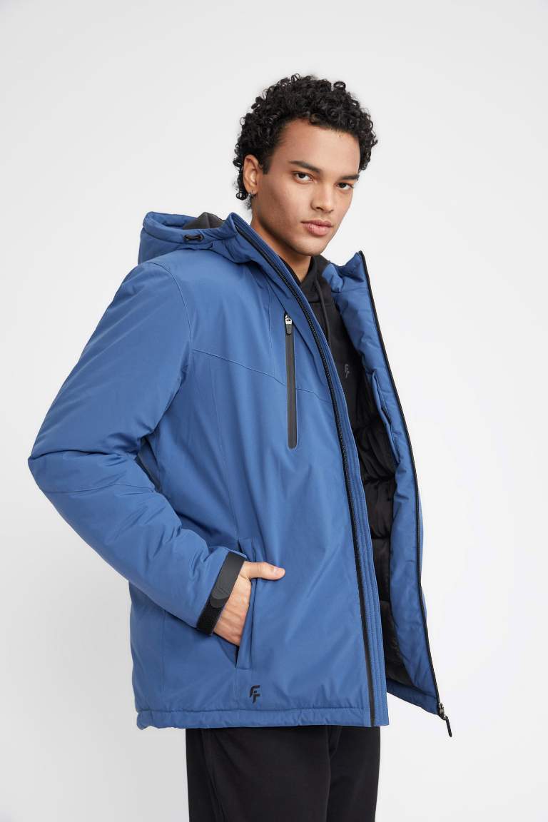 DeFactoFit Su İtici Slim Fit Dar Kesim Kapüşonlu Polar Astarlı Fermuarlı Su Geçirmez Mont