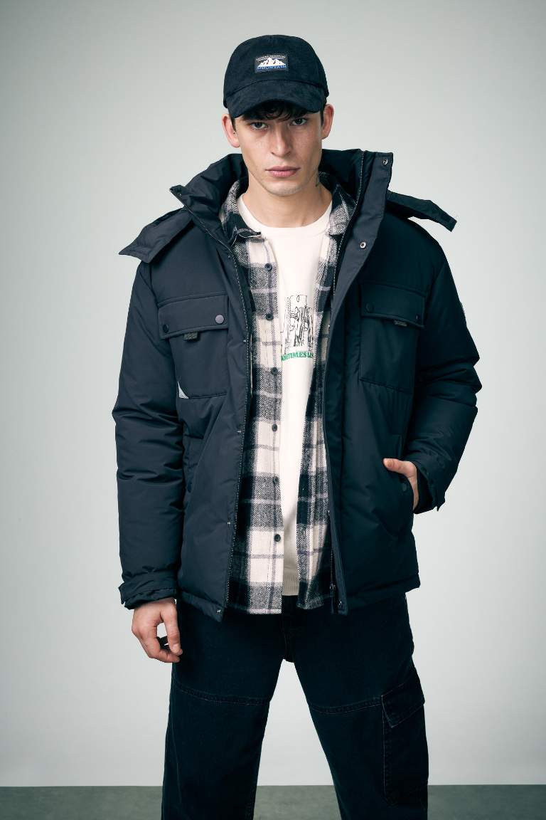 Su İtici Regular Fit Kapüşonlu Fermuarlı Mont