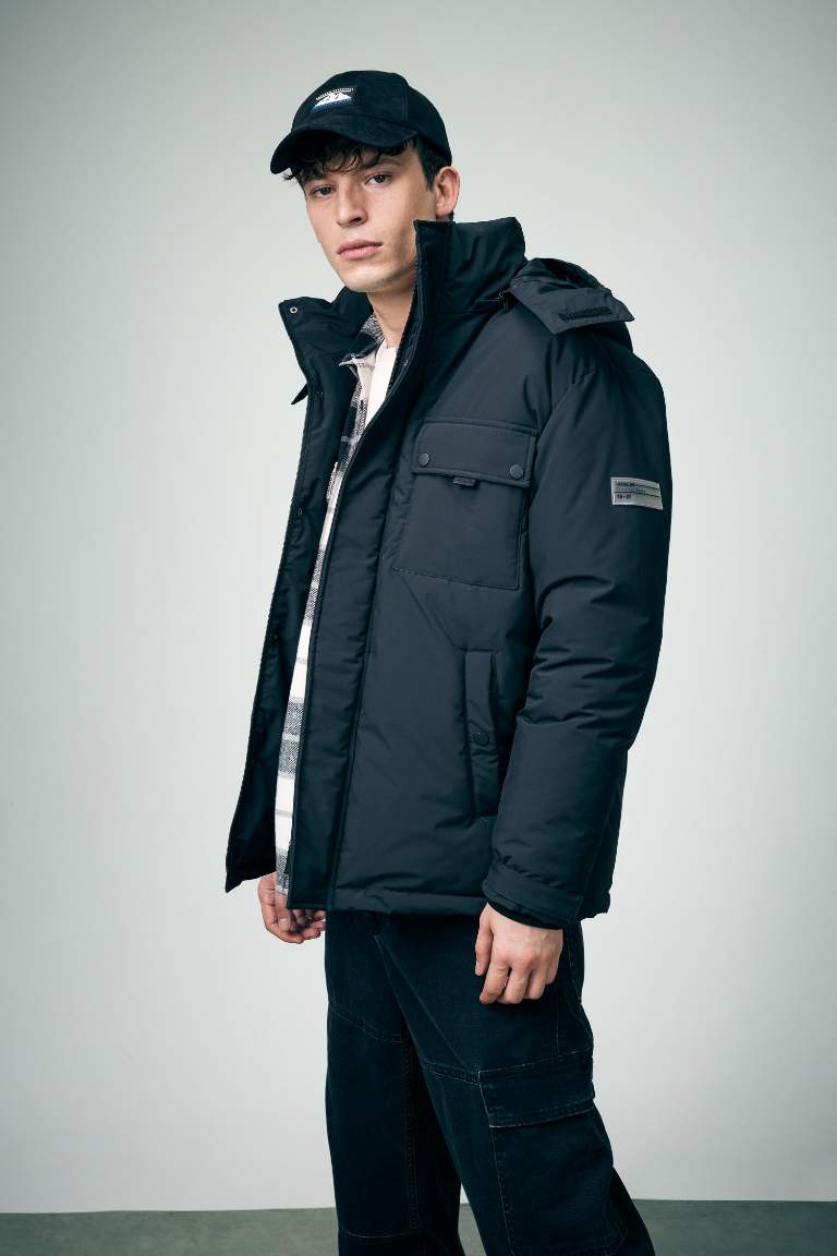 Su İtici Regular Fit Kapüşonlu Fermuarlı Mont