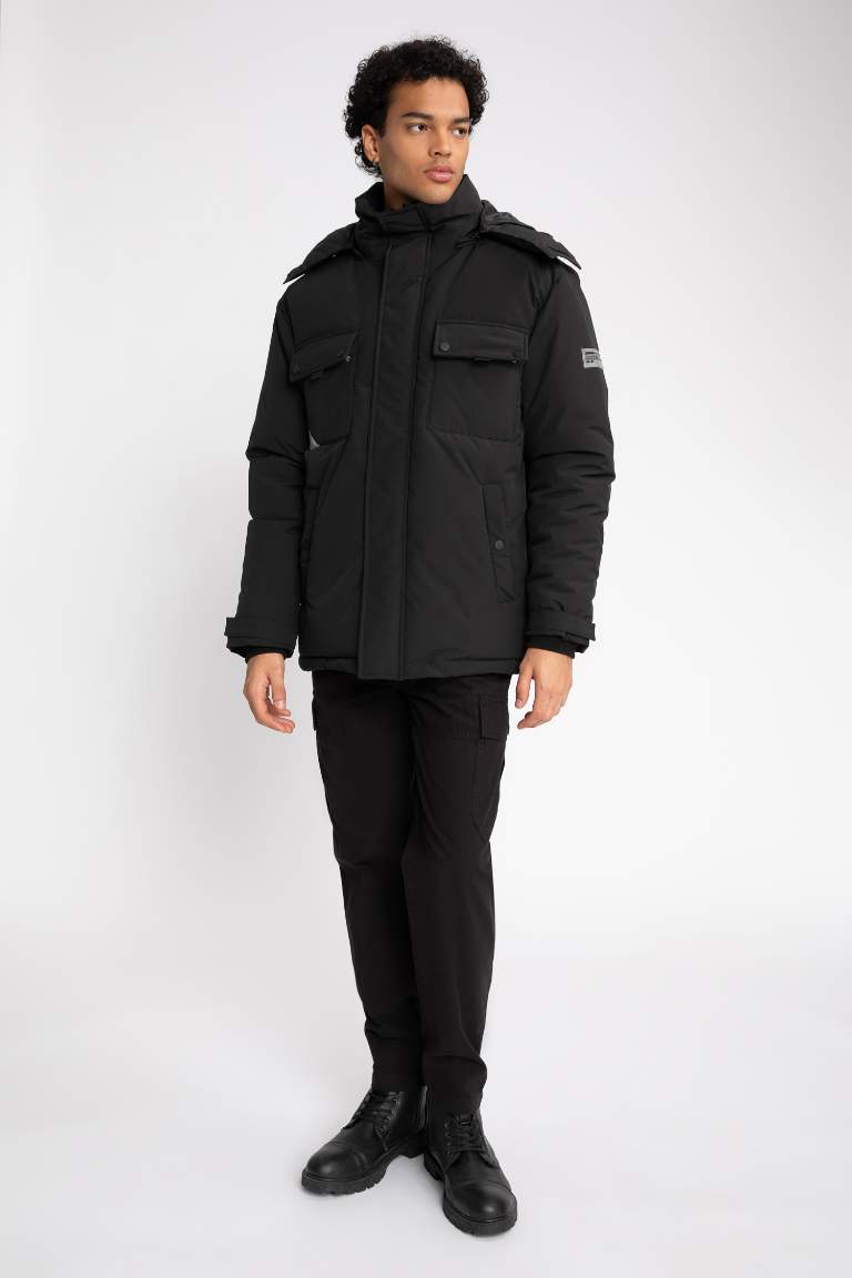 Su İtici Regular Fit Kapüşonlu Fermuarlı Mont