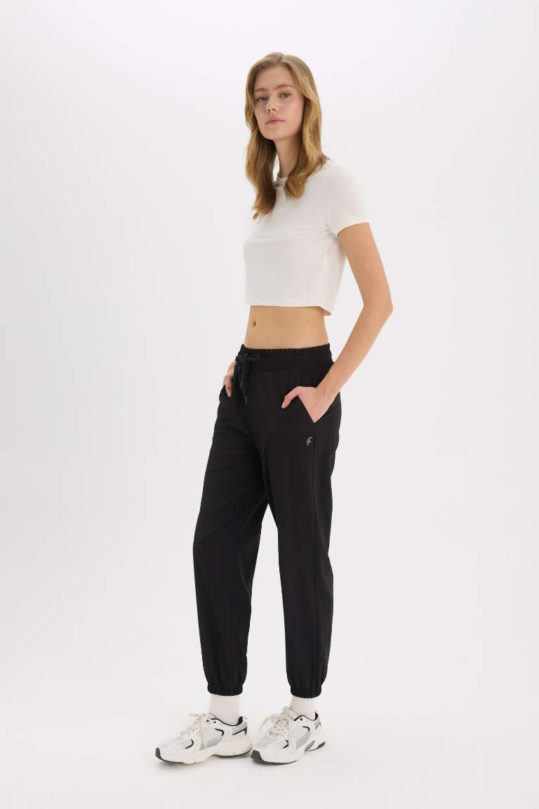 Standard Fit Double Pocket Woven Trousers