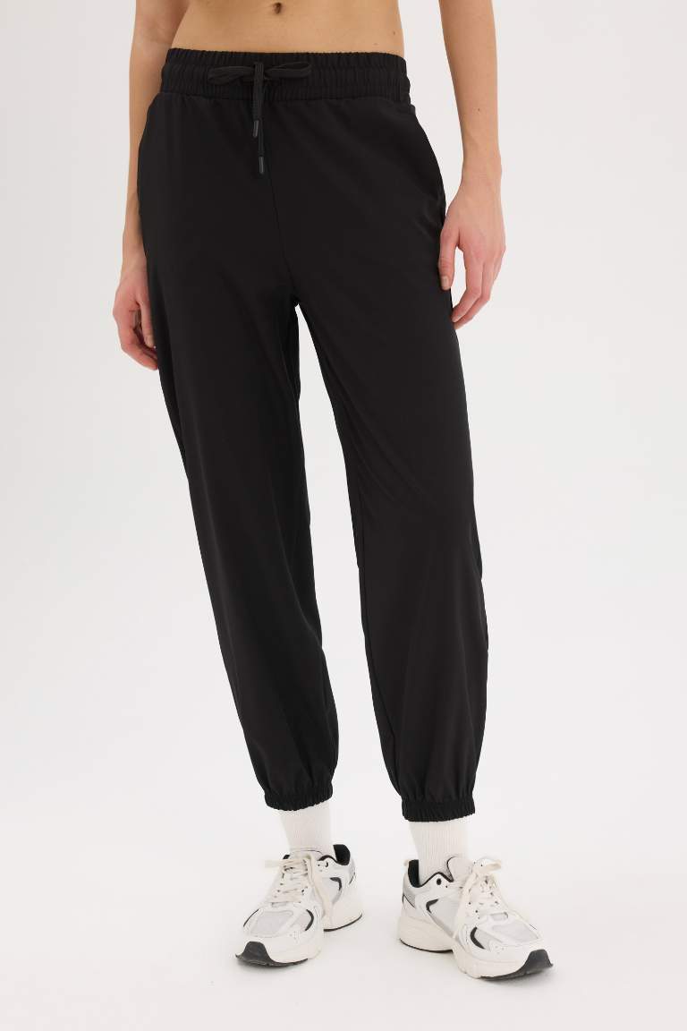 Standard Fit Double Pocket Woven Trousers