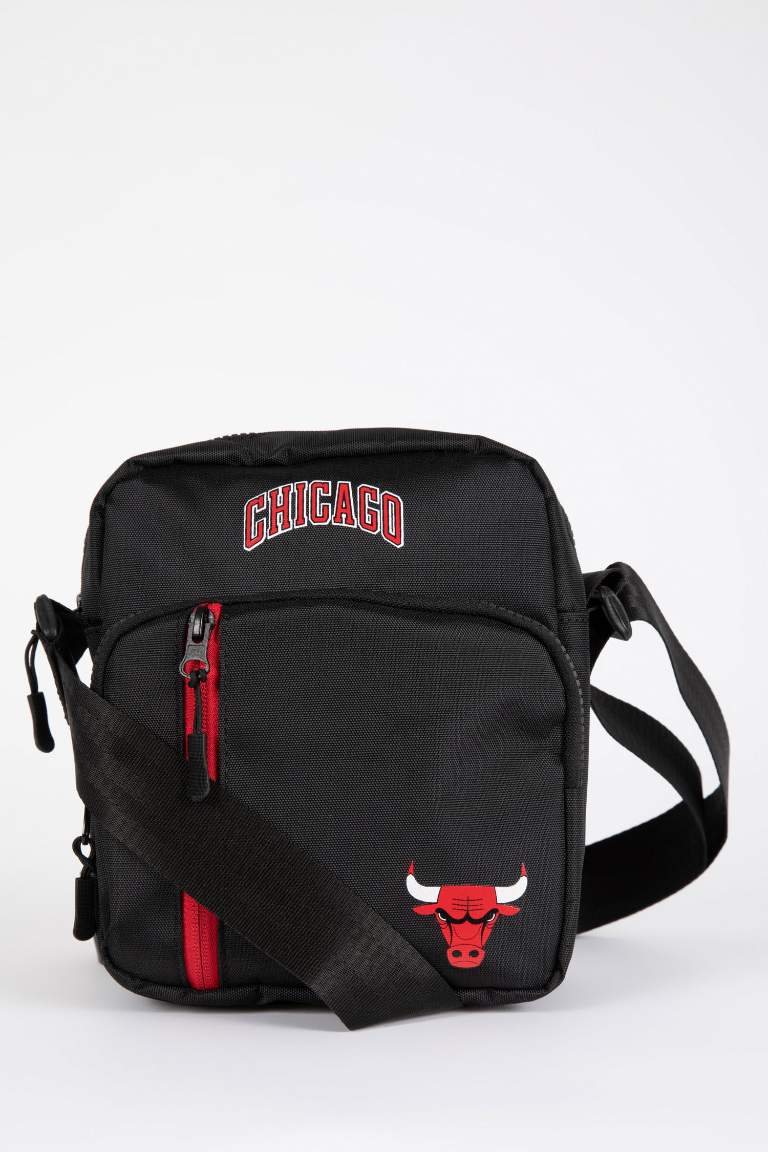 Erkek DeFactoFit NBA Chicago Bulls Su İtici Kumaş Çapraz Çanta