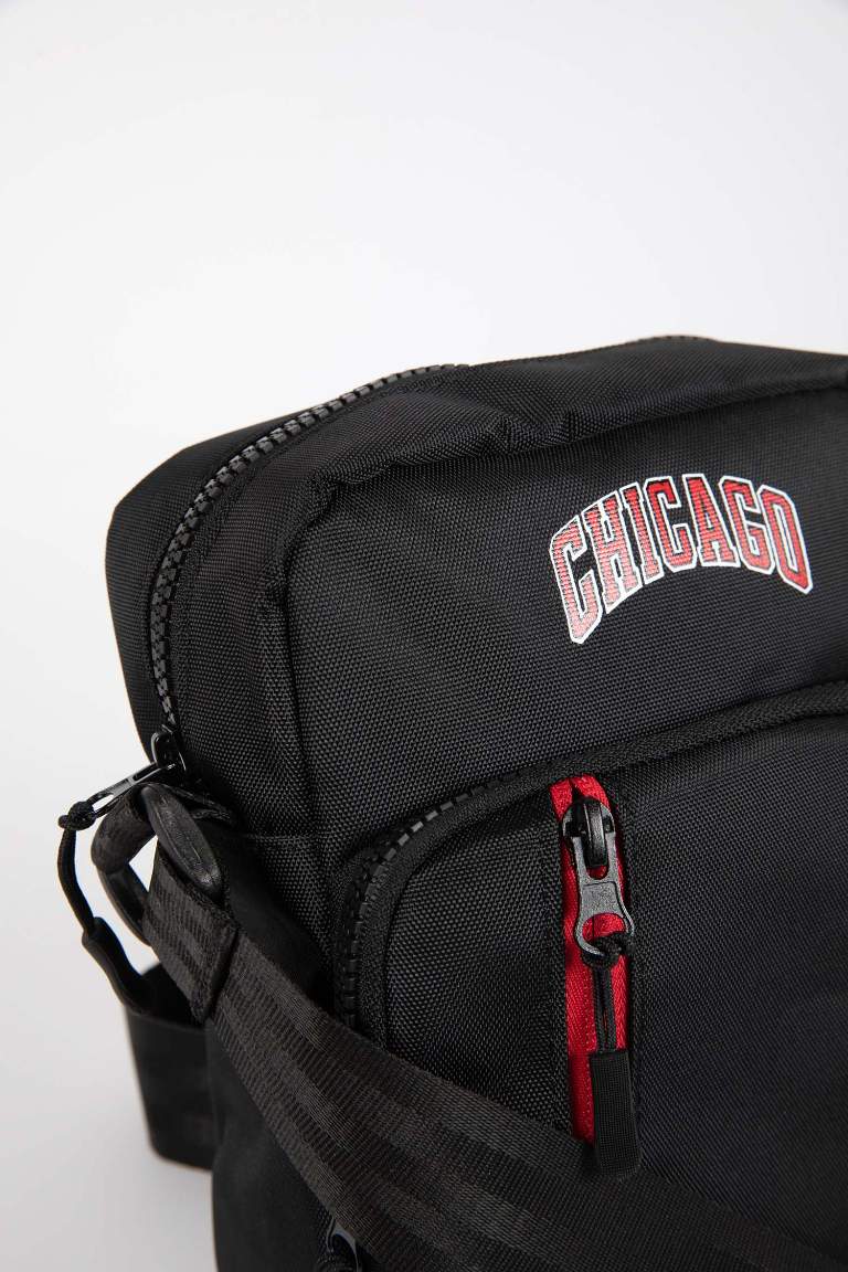 Erkek DeFactoFit NBA Chicago Bulls Su İtici Kumaş Çapraz Çanta