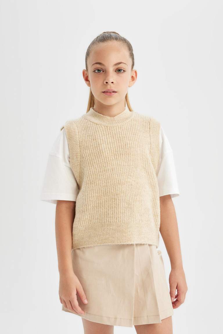 Girl Regular Fit Crew Neck Sweater Vest