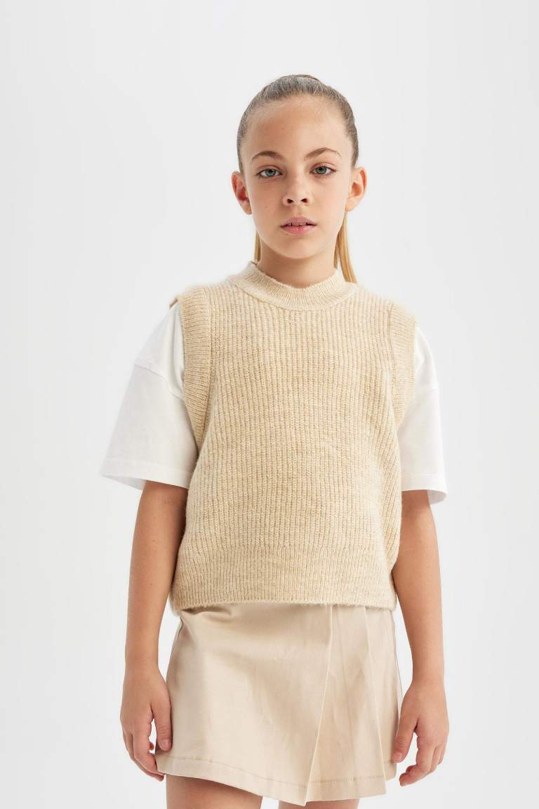 Girl Regular Fit Crew Neck Sweater Vest