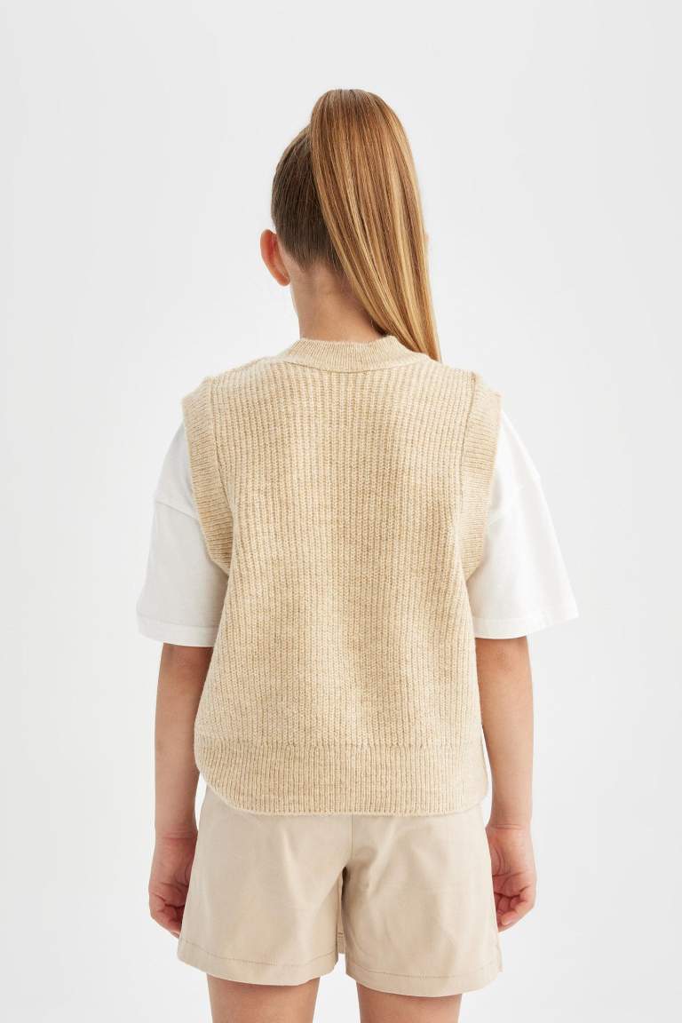 Girl Regular Fit Crew Neck Sweater Vest