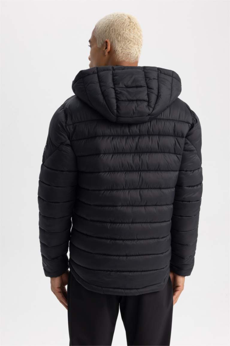 Black MAN Water Repellent Slim Fit Puffer Jacket 2787256 DeFacto