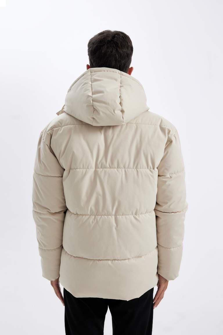 Slim Fit Hooded Zippered Double Pocket Puffer Jacket