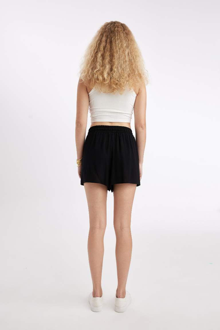 Regular Fit Regular Waist Straight Leg Crinkle Shorts