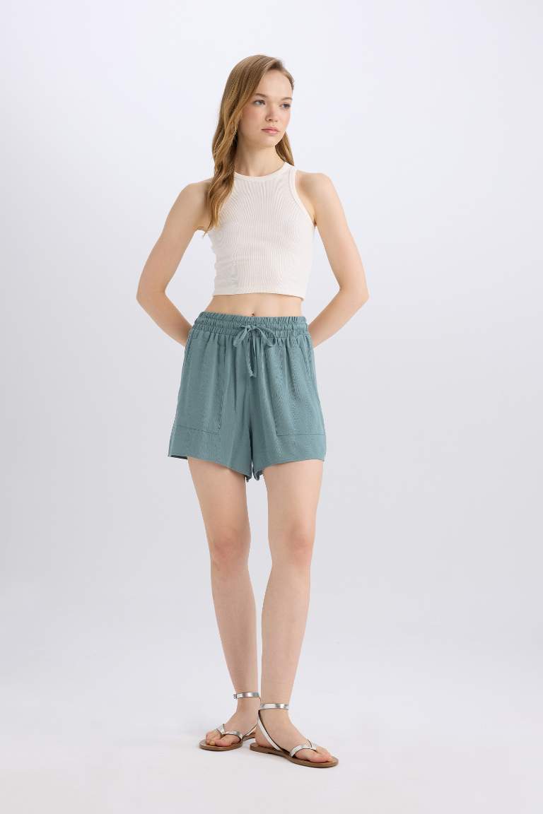 Short en viscose froissée taille normale à coupe régulière