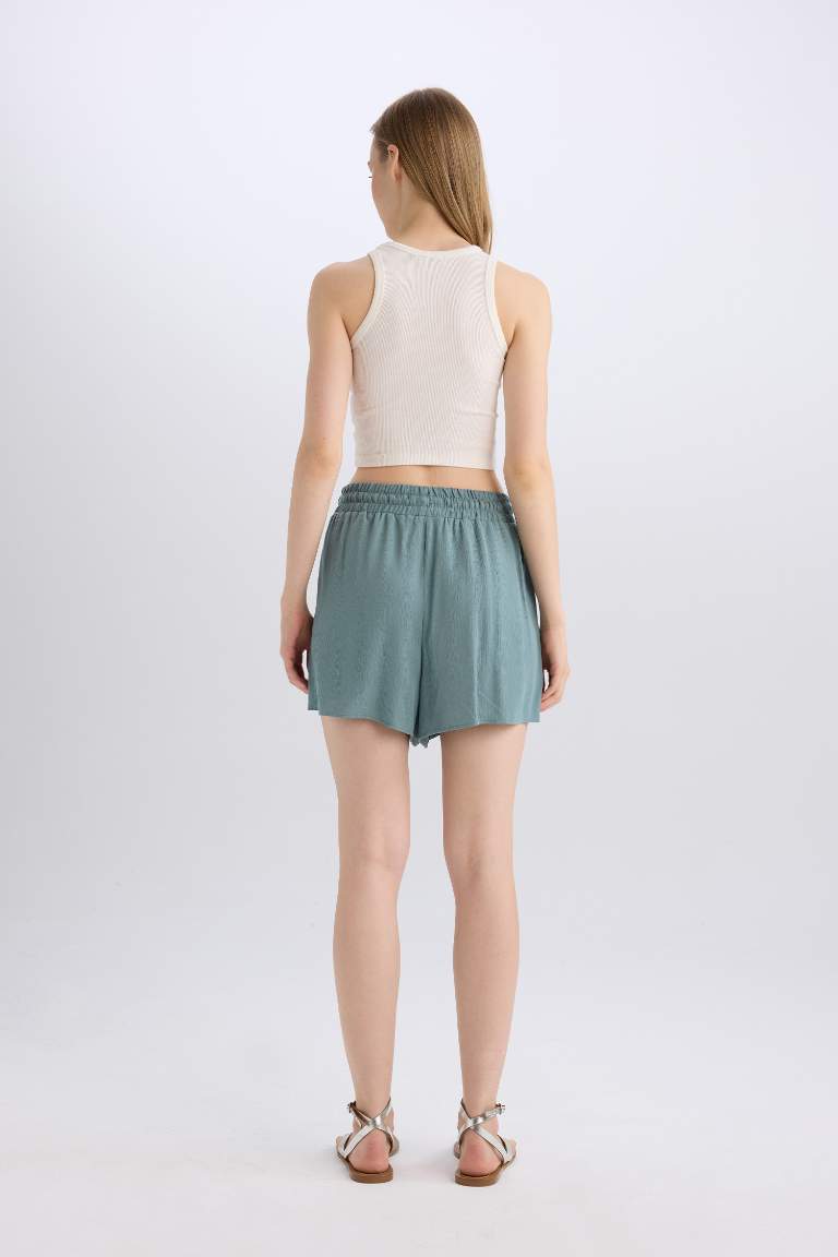 Short en viscose froissée taille normale à coupe régulière