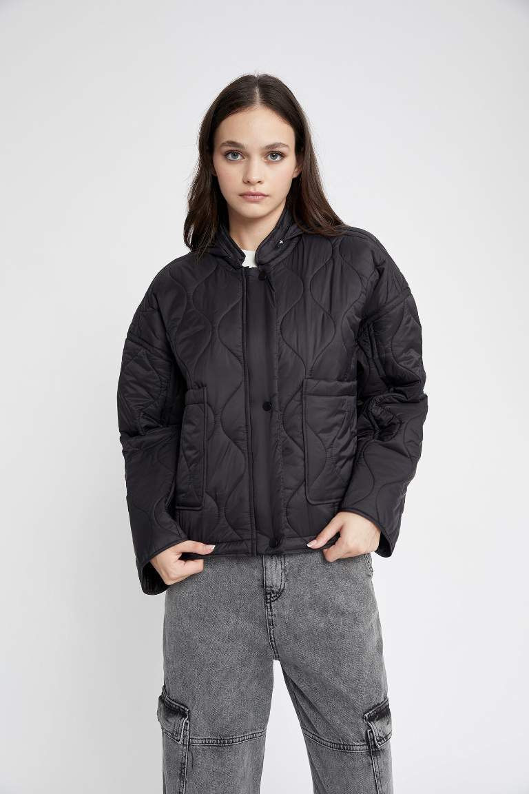 Куртка водоотталкивающая свободного кроя с капюшоном