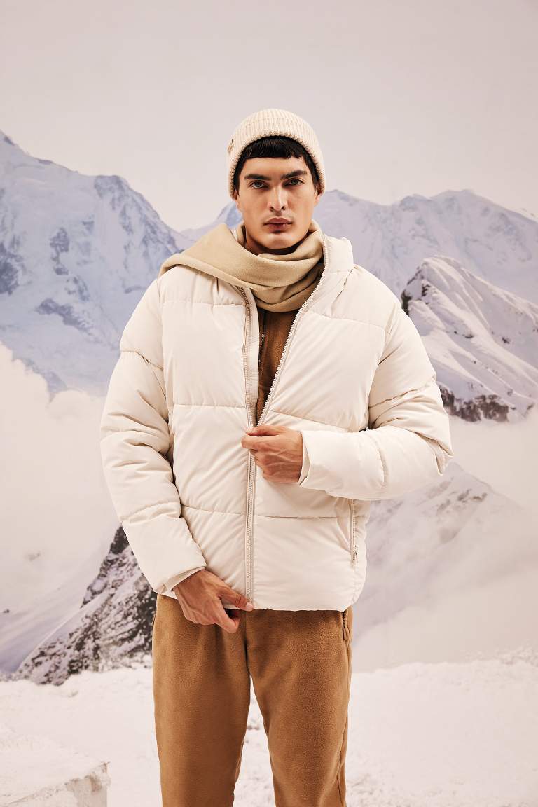 Regular Fit Dik Yaka Astarlı Fermuarlı Cepli Şişme Mont