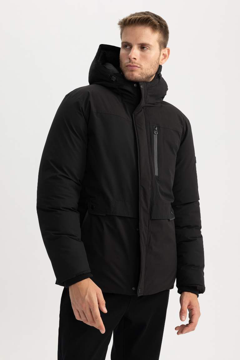Su İtici Regular Fit Kapüşonlu Fermuarlı Mont