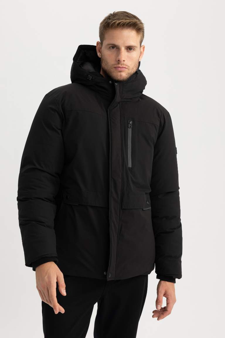 Su İtici Regular Fit Kapüşonlu Fermuarlı Mont