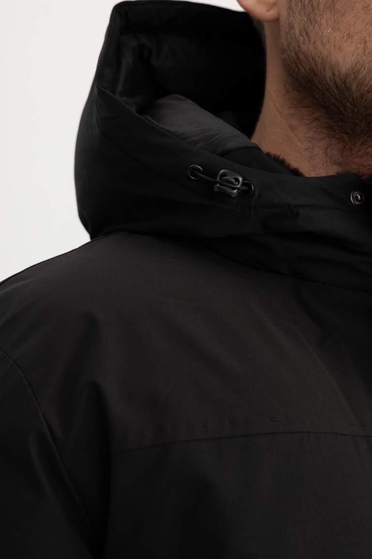 Su İtici Regular Fit Kapüşonlu Fermuarlı Mont