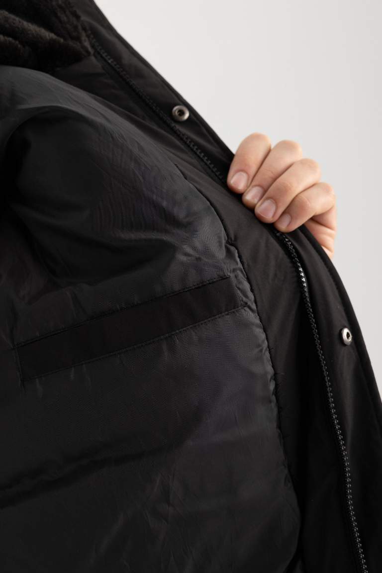Su İtici Regular Fit Kapüşonlu Fermuarlı Mont