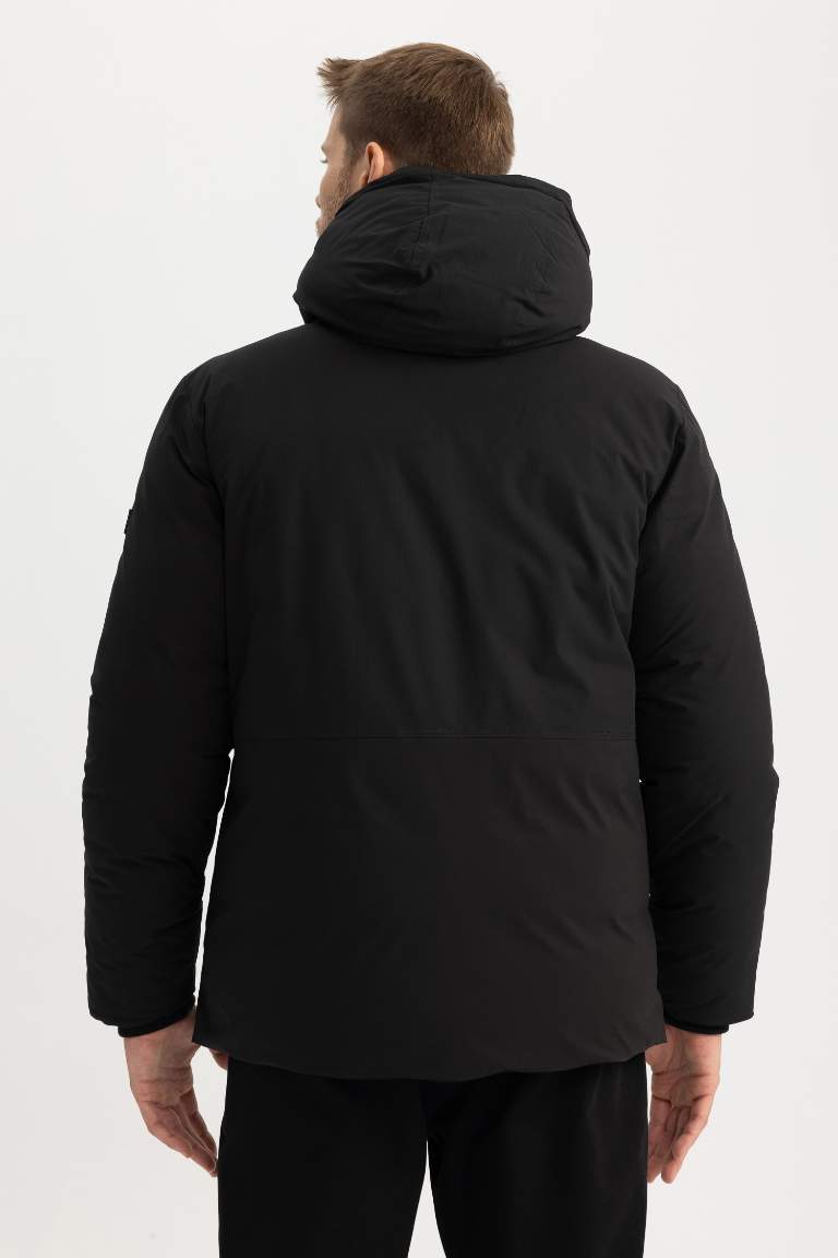 Su İtici Regular Fit Kapüşonlu Fermuarlı Mont