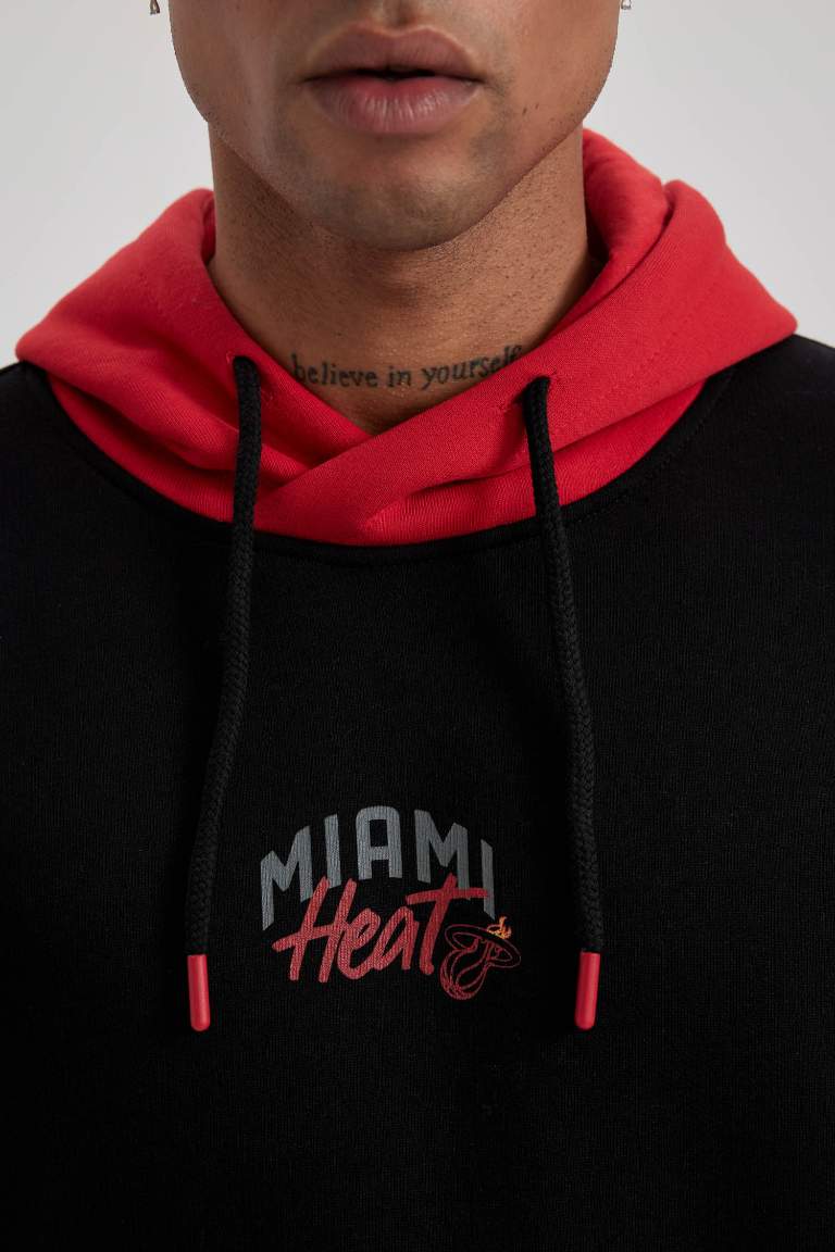 DeFactoFit NBA Miami Heat Regular Fit Kapüşonlu Kalın Sweatshirt