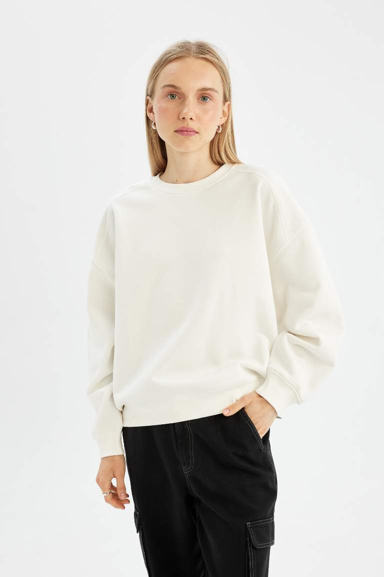 Oversize Fit Crew Neck Thick Basic Sweatshirt