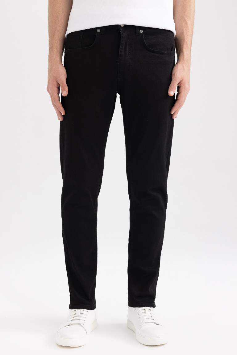 Slim Tapered Fit Dar Kalıp Normal Bel Daralan Paça Jean Pantolon