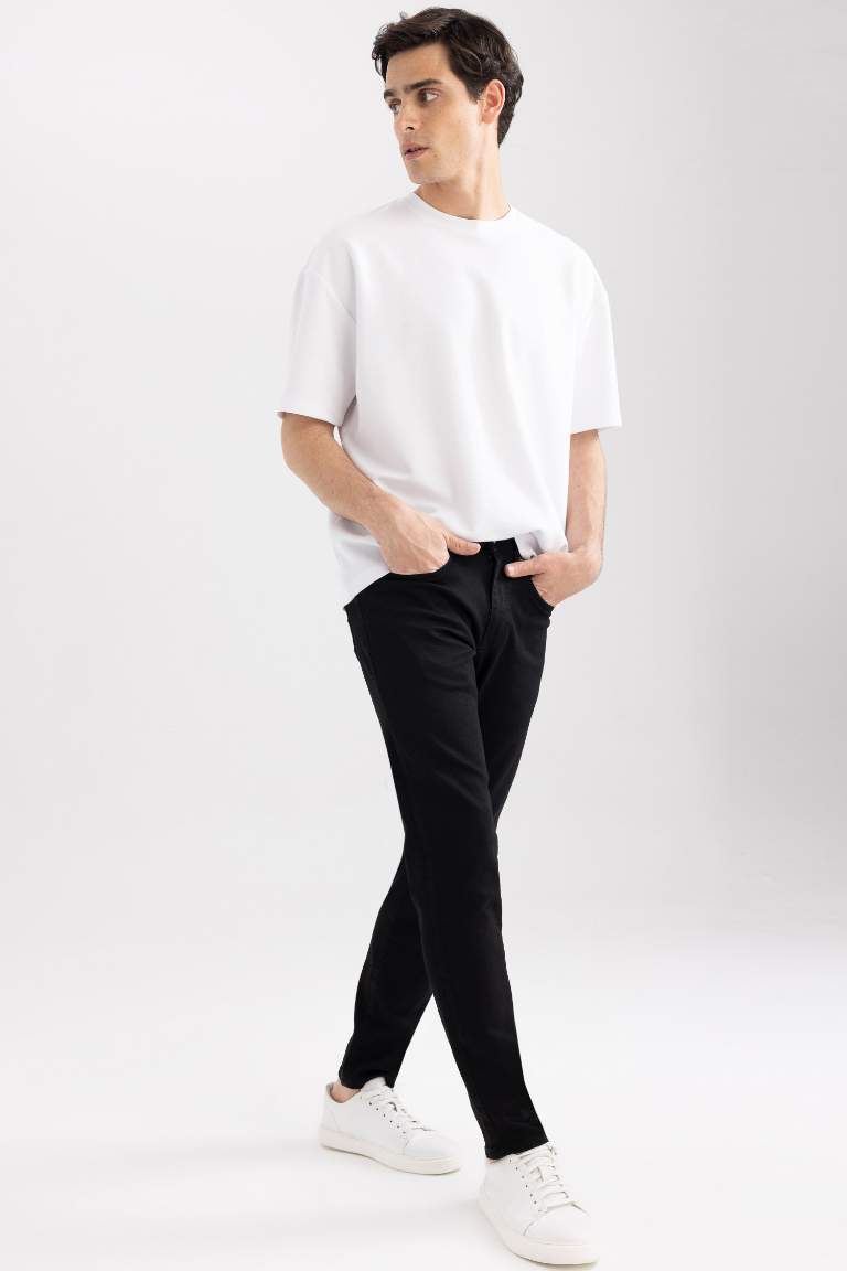 Slim Tapered Fit Dar Kalıp Normal Bel Daralan Paça Jean Pantolon